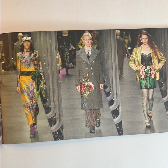 Gucci Fashion Show Fall Winter 2017/2018 Collection Booklet - Picture 8 of 16